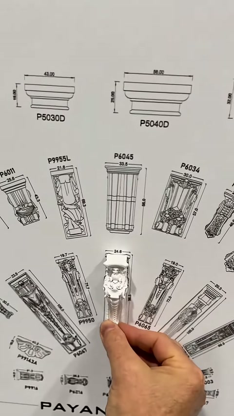 L'esempio di contrafforte decorativo è allineato tra i diversi disegni di modello