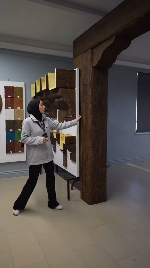 Kiriş sistemi, dikme ve üstteki payandalarla showroomda tanıtılıyor