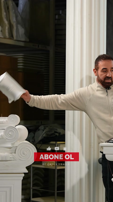 Sunucu beyaz bir sütun gövdesi parçasını yatay biçimde gösteriyor.